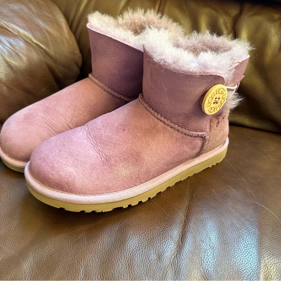UGG Shoes - UGG light purple boots